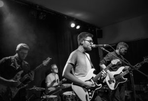 Two and a Half Strings (DE)